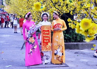 Rực rỡ sắc xuân trên phố Sài Gòn