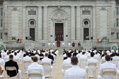 10 tân sĩ quan gốc Việt tốt nghiệp Học Viện Hải Quân Hoa Kỳ 2020